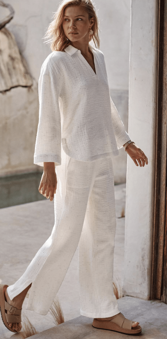 Short sleeve blazer and pants set—elegant graduation outfit for women over 50.